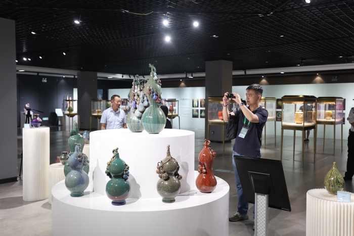 絲路時代?中國符號——國瓷?鄭商瓷特展(9856517)-20250715064913